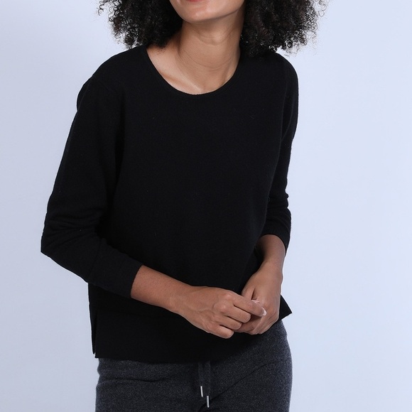weekend adrea jovine Sweaters - Weekend Andrea Jovine Black Cropped Sweater